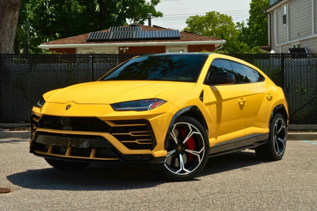 2021 LAMBORGHINI URUS
