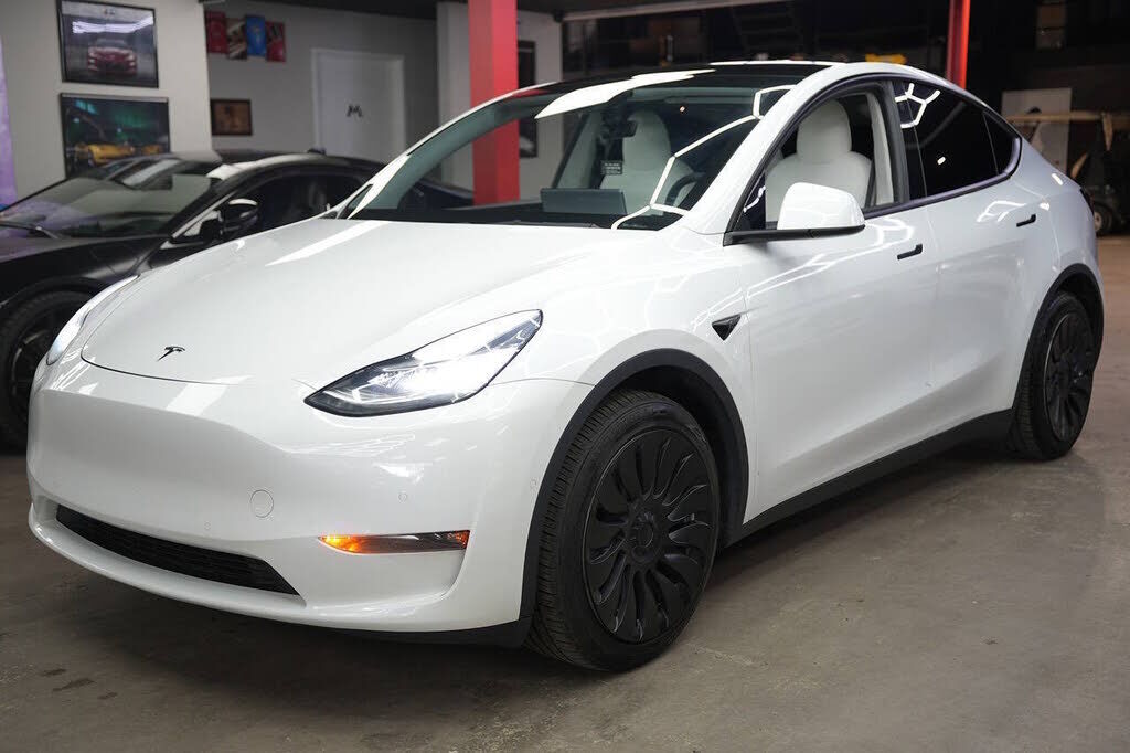 2021 TESLA Model Y