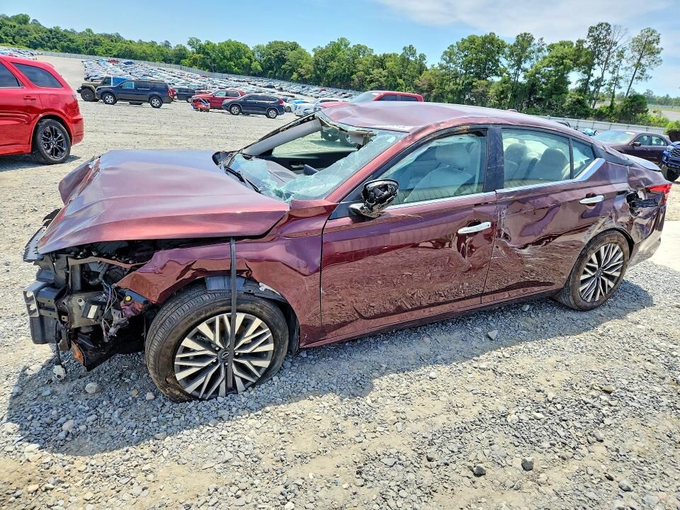 2025 NISSAN Altima