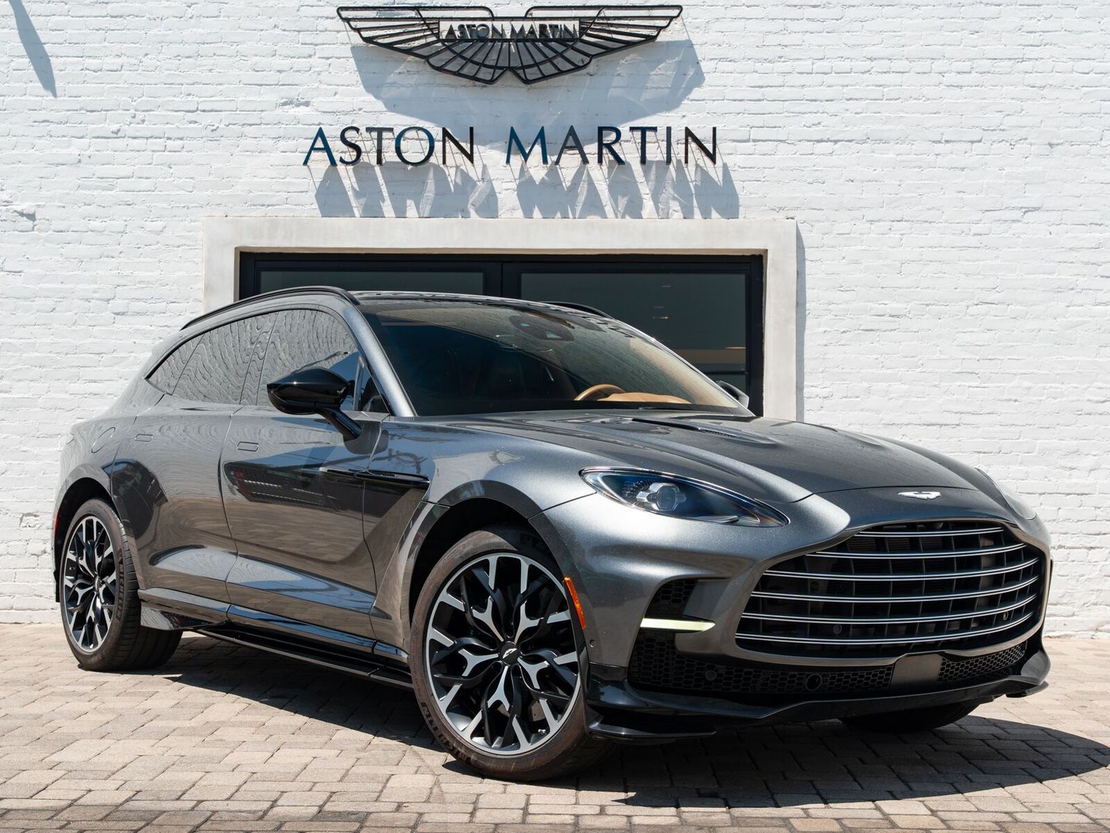 2023 ASTON MARTIN DBX