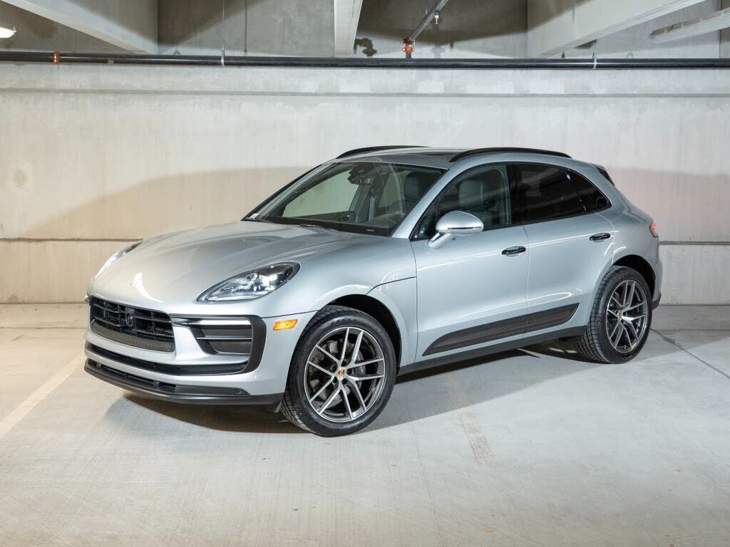 2023 PORSCHE Macan