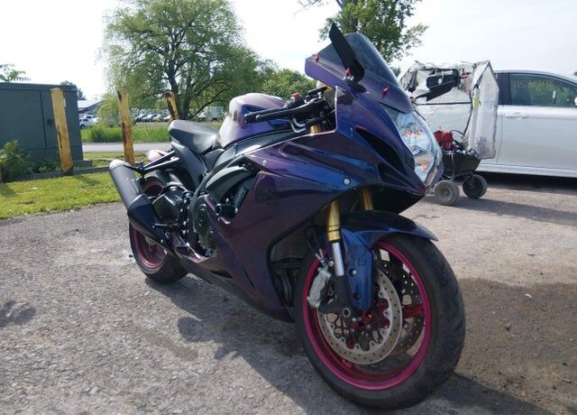 2025 SUZUKI GSX-R750
