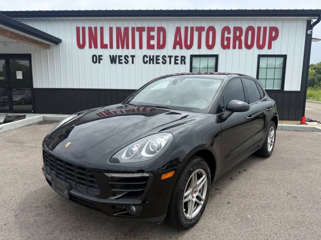 2017 PORSCHE Macan
