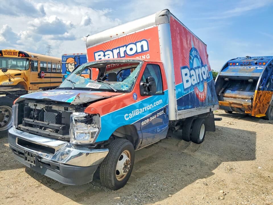 2022 FORD E-350