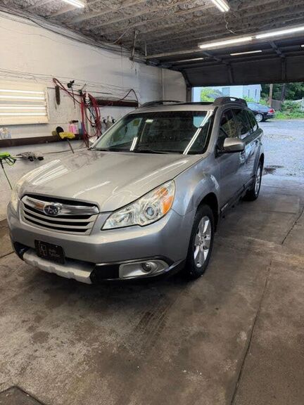 2011 SUBARU Outback