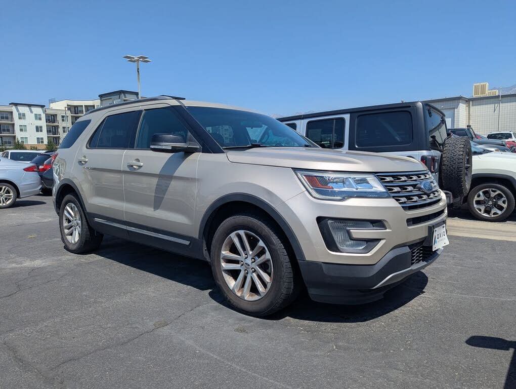 2017 FORD Explorer
