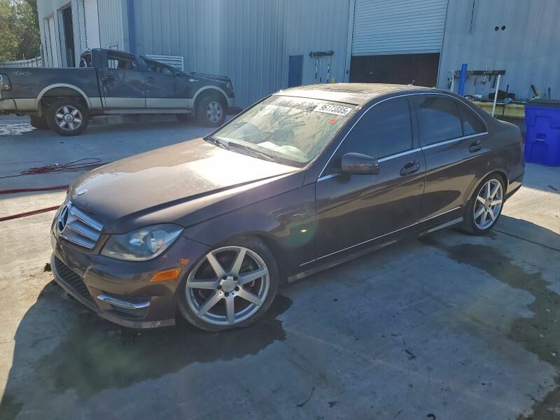 2013 MERCEDES-BENZ C-Class