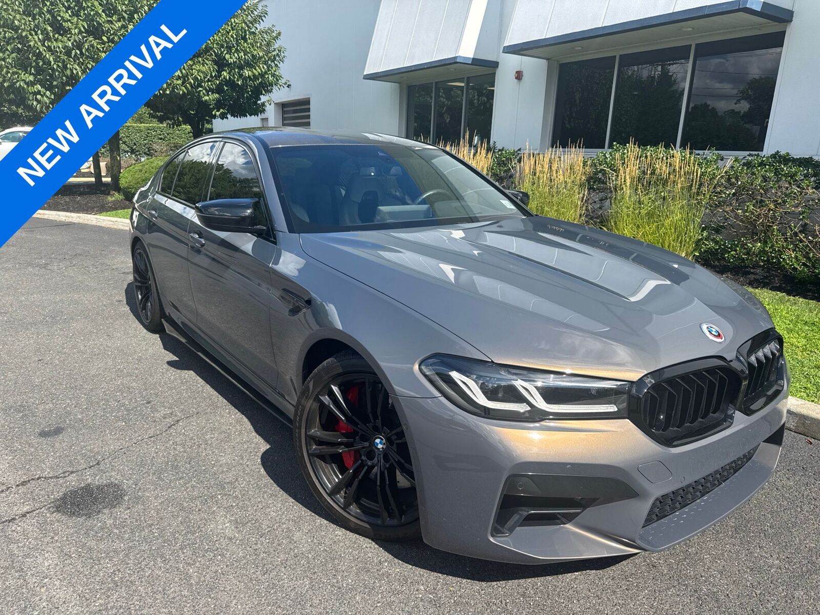2023 BMW M5