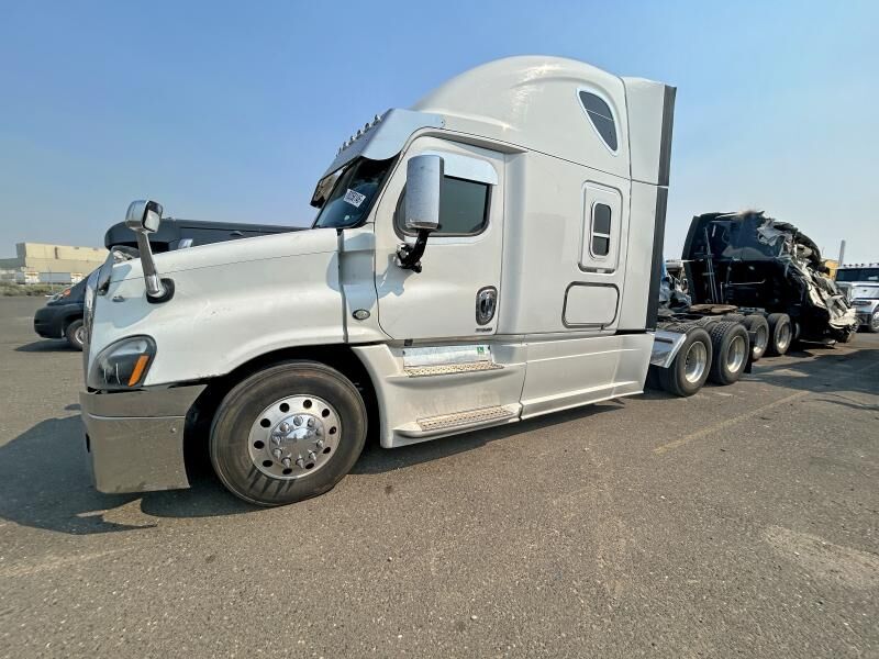 2016 FREIGHTLINER Cascadia