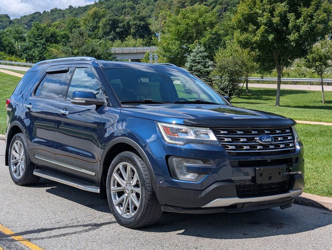 2017 FORD Explorer