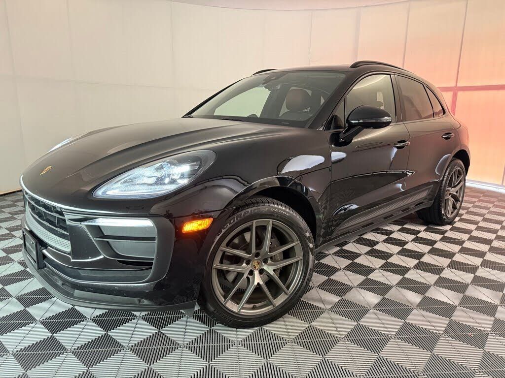 2022 PORSCHE Macan