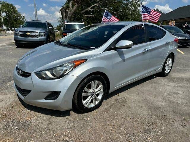 2012 HYUNDAI Elantra