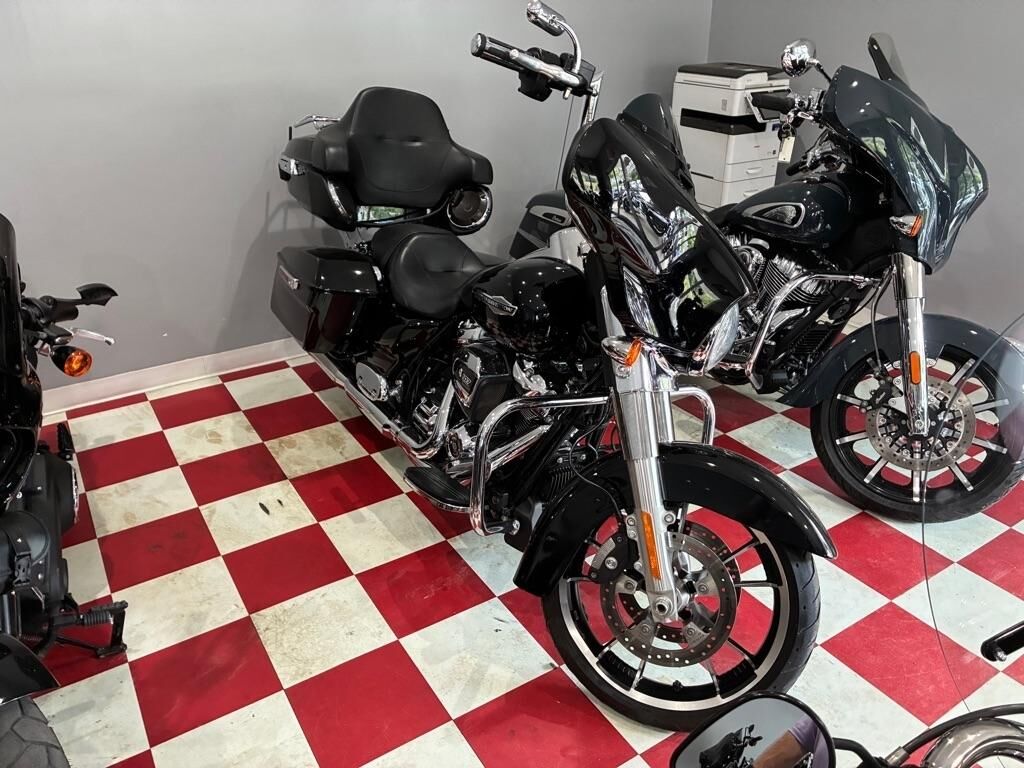 2022 HARLEY DAVIDSON FLHX / Street Glide