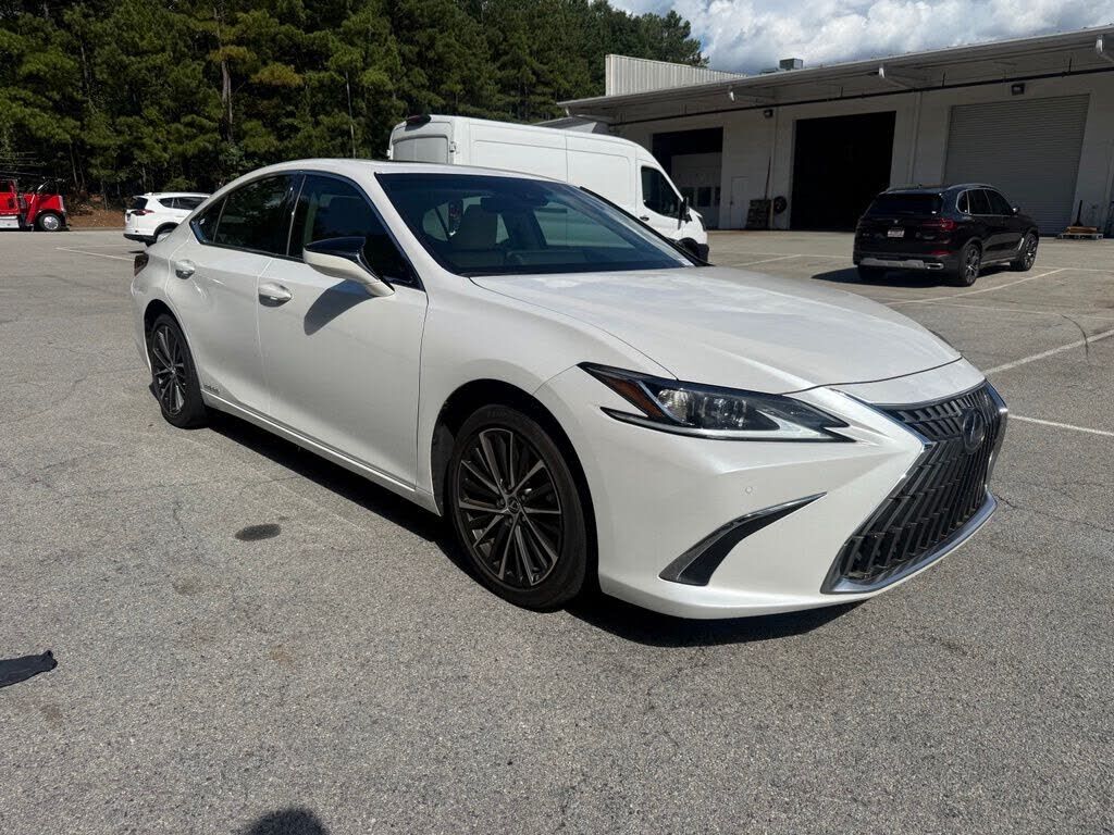 2022 LEXUS ES