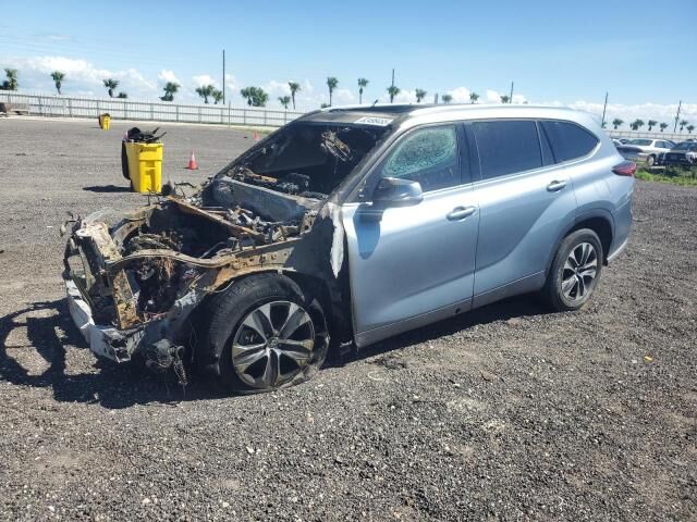 2021 TOYOTA Highlander