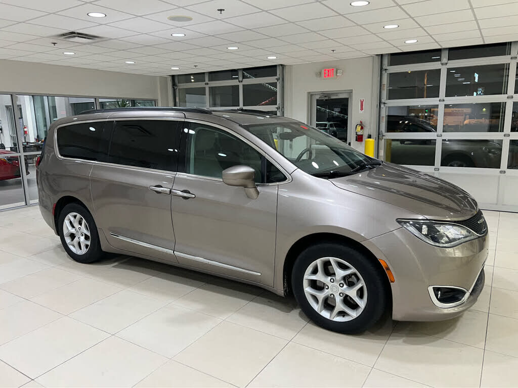 2017 CHRYSLER Pacifica