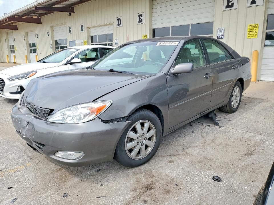 2004 TOYOTA Camry