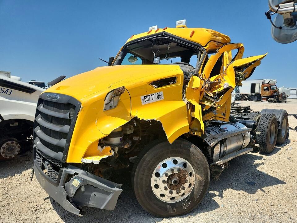 2024 FREIGHTLINER Cascadia