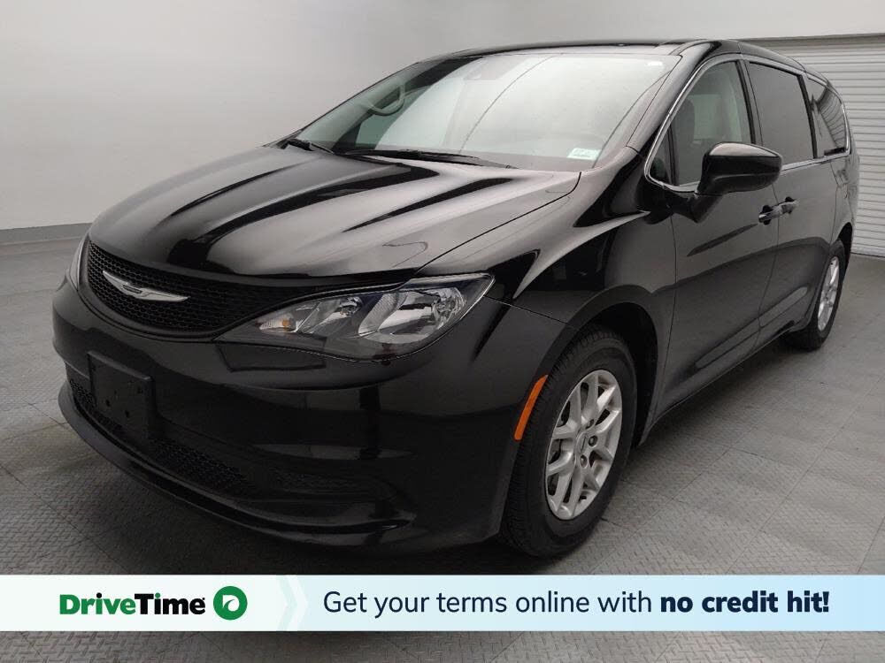 2024 CHRYSLER Voyager