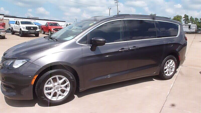 2021 CHRYSLER Voyager