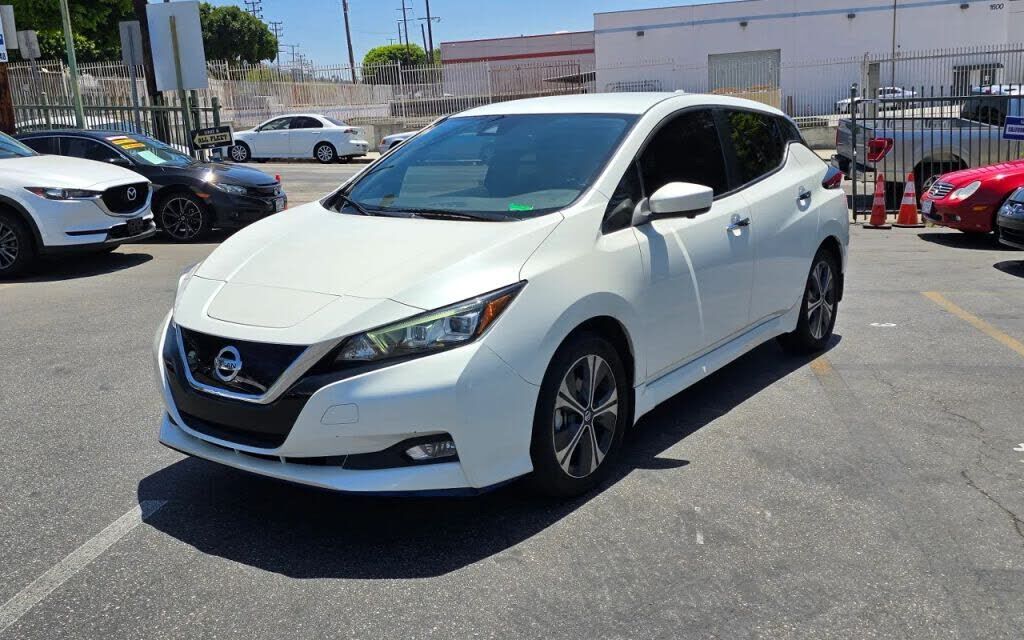 2022 NISSAN Leaf