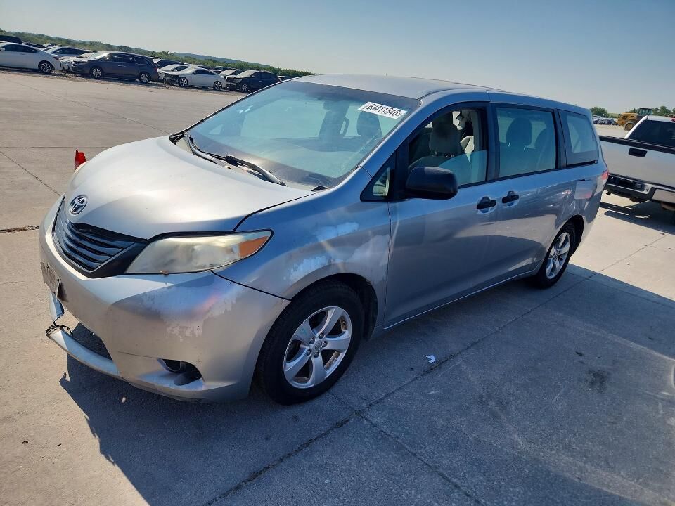 2014 TOYOTA Sienna