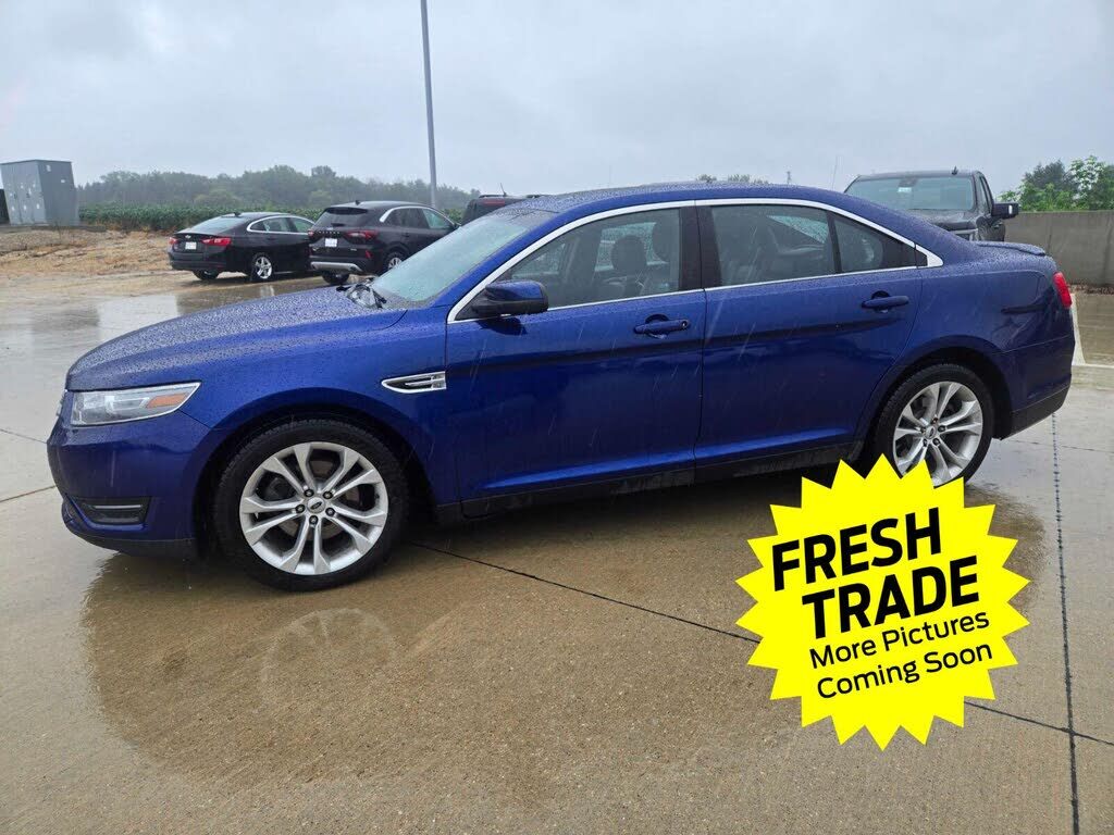 2013 FORD Taurus