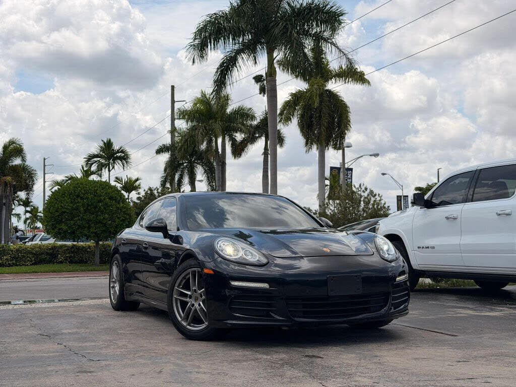 2016 PORSCHE Panamera