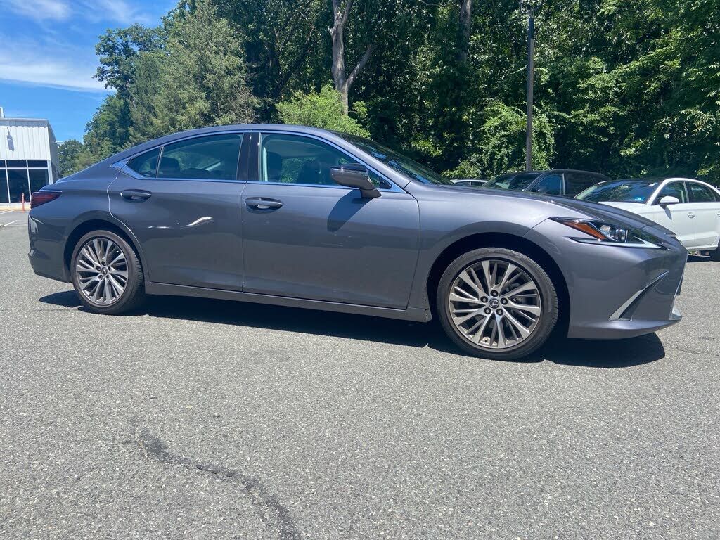 2021 LEXUS ES