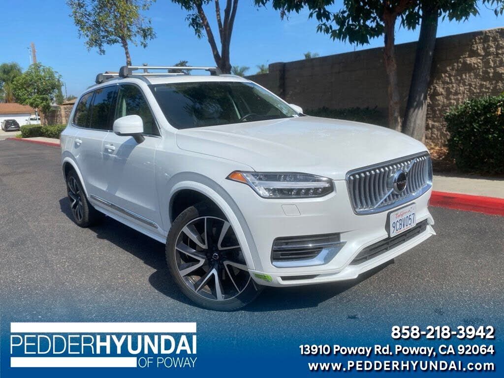 2022 VOLVO XC90