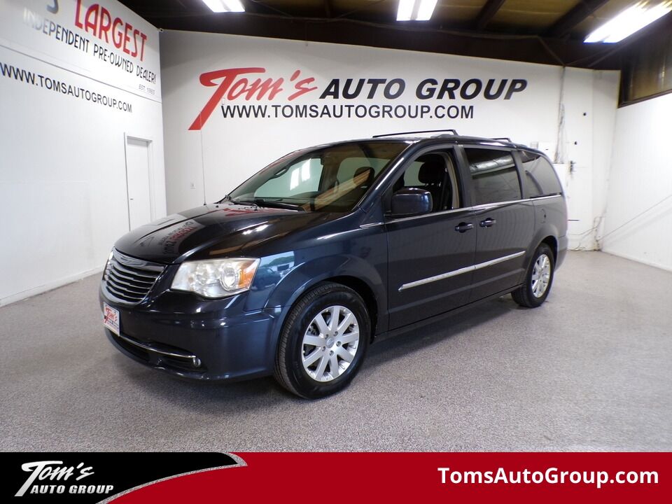 2014 CHRYSLER Town and Country
