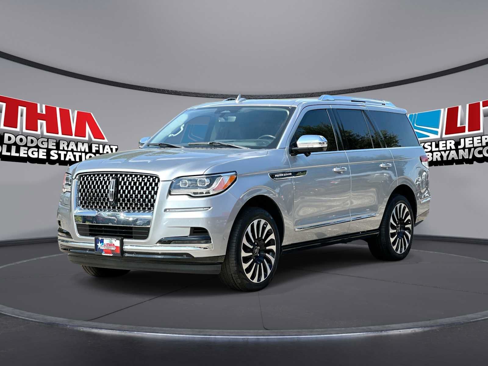2022 LINCOLN Navigator