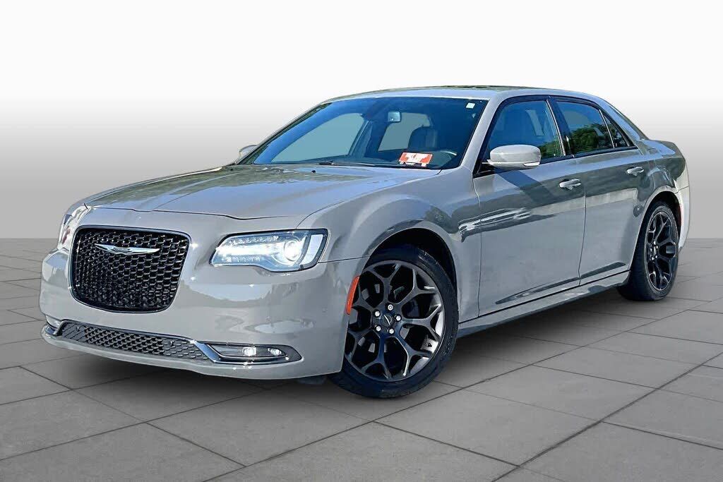 2019 CHRYSLER 300