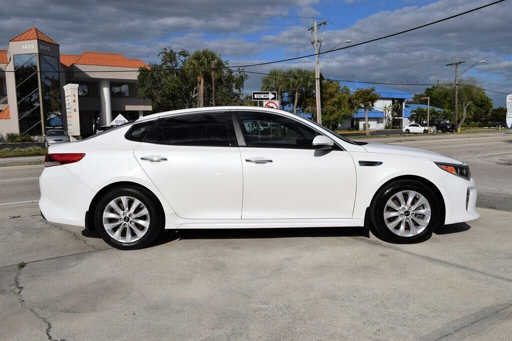 2017 KIA Optima