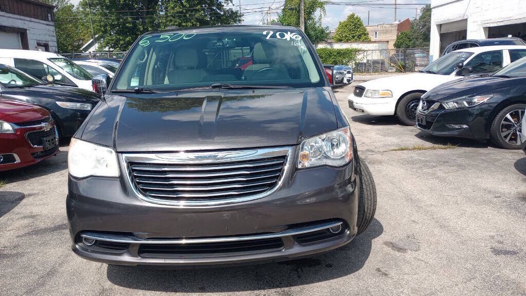 2016 CHRYSLER Town and Country