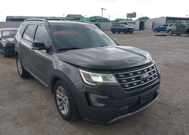 2017 FORD Explorer