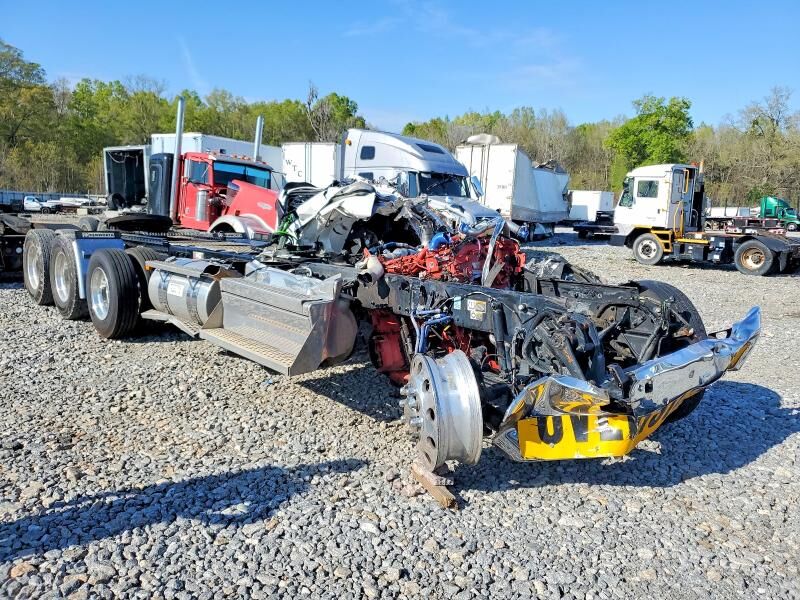2025 KENWORTH W990