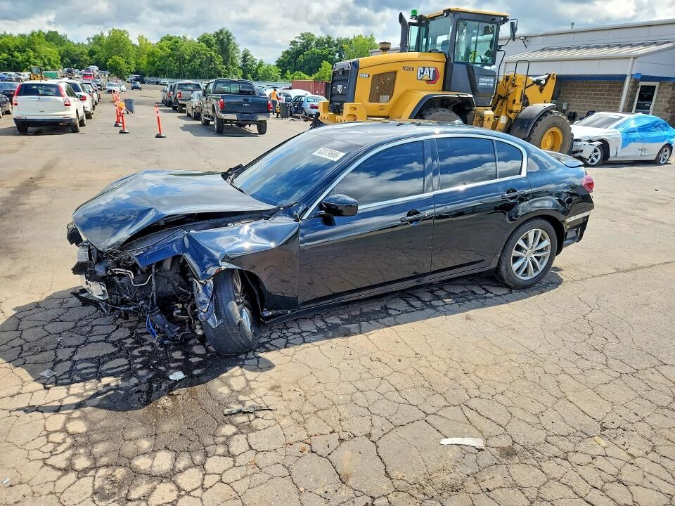 2013 INFINITI G37