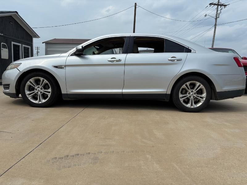 2015 FORD Taurus