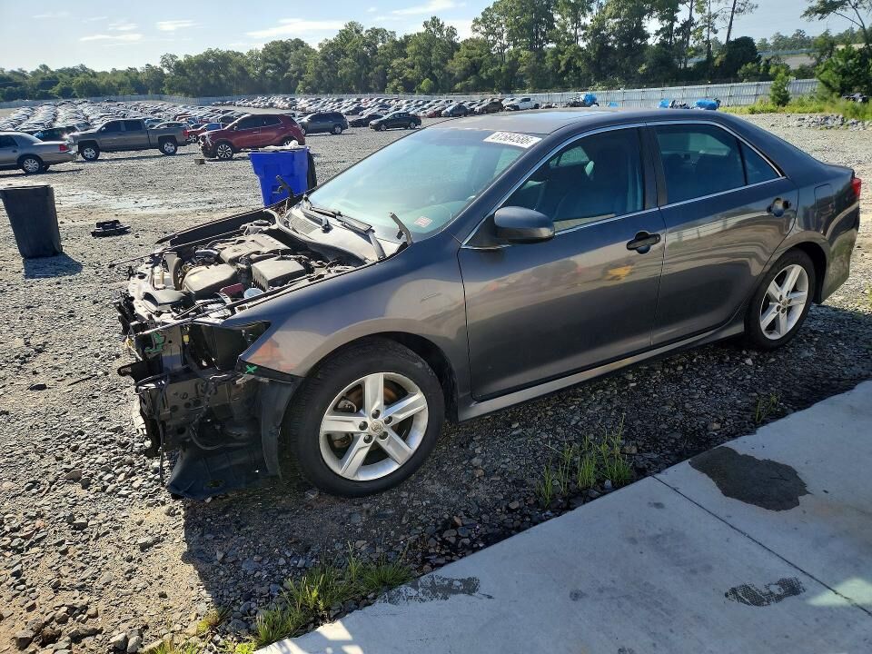 2013 TOYOTA Camry