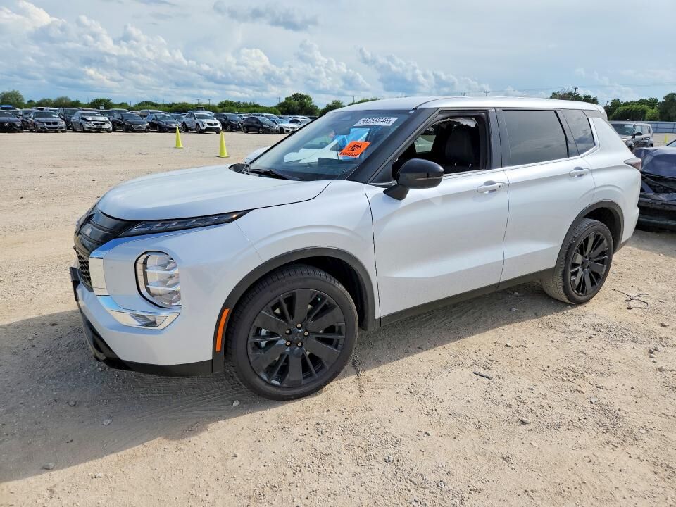 2026 MITSUBISHI Outlander