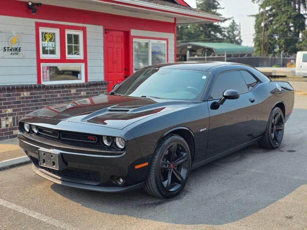 2017 DODGE Challenger