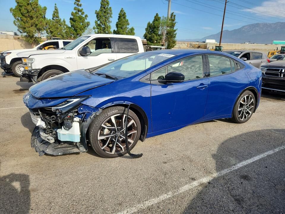 2024 TOYOTA Prius