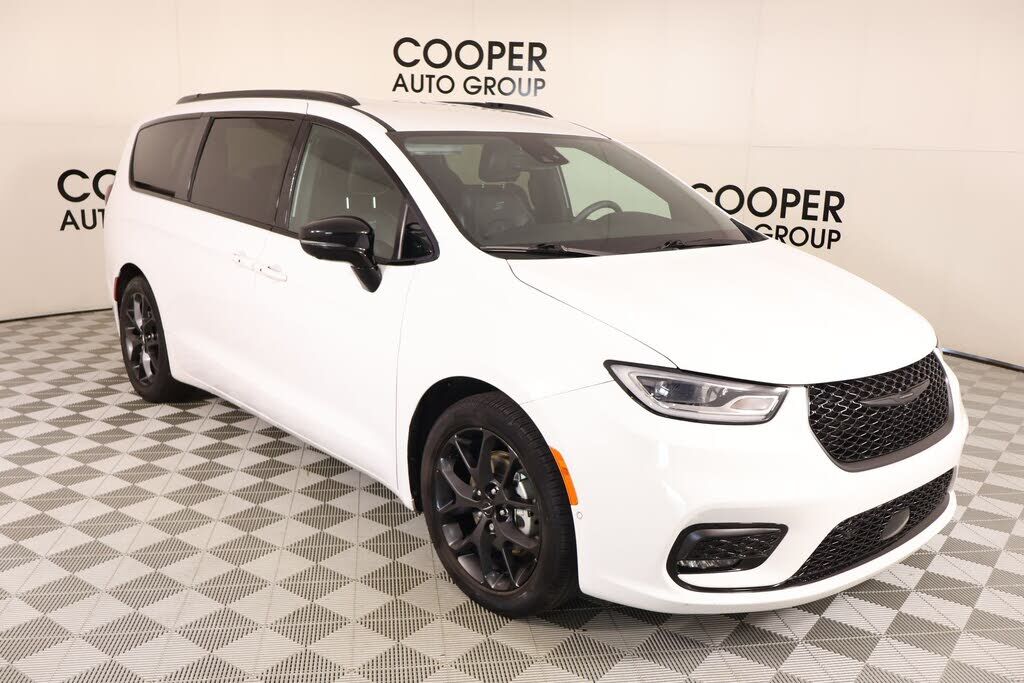 2024 CHRYSLER Pacifica