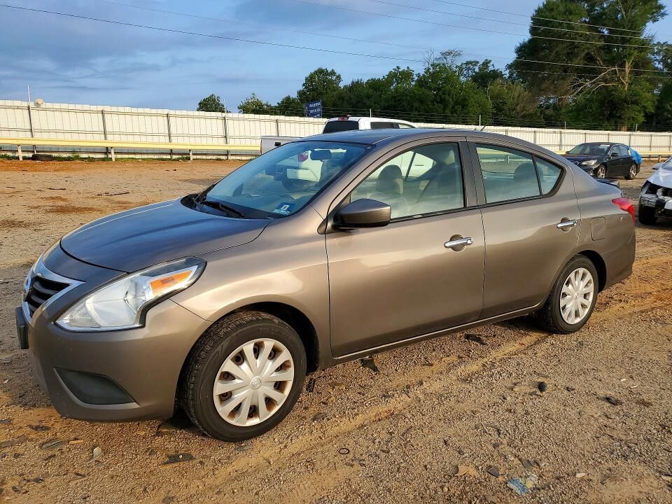 2015 NISSAN Versa
