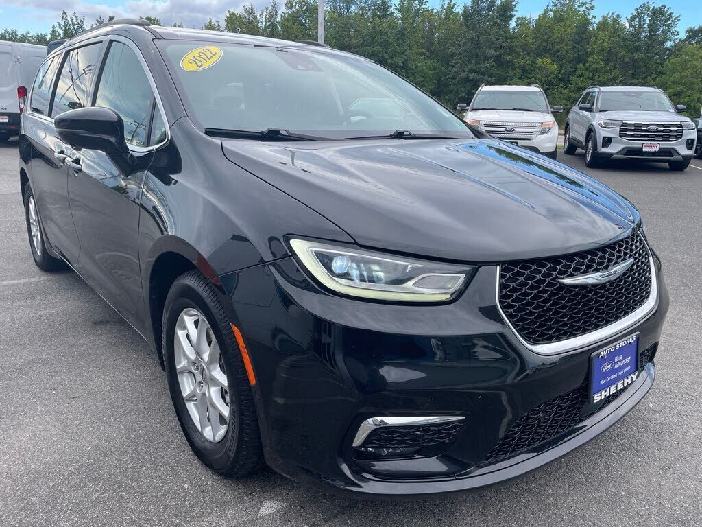 2022 CHRYSLER Pacifica