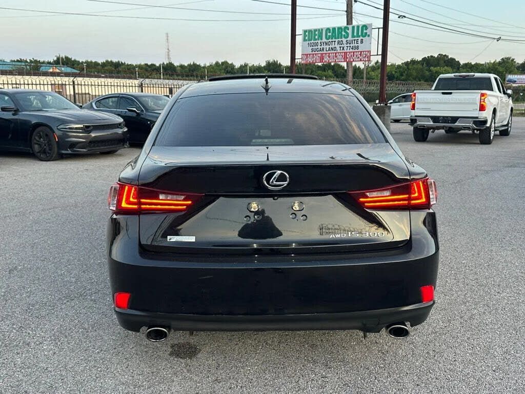 2016 LEXUS IS