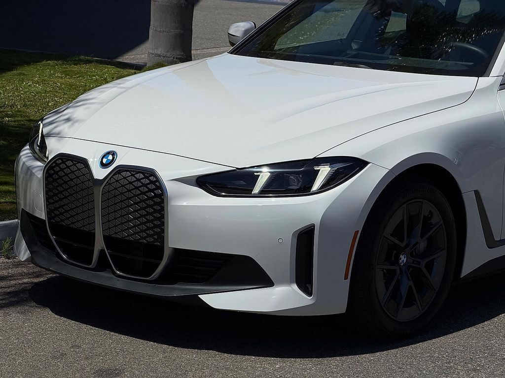 2025 BMW i4