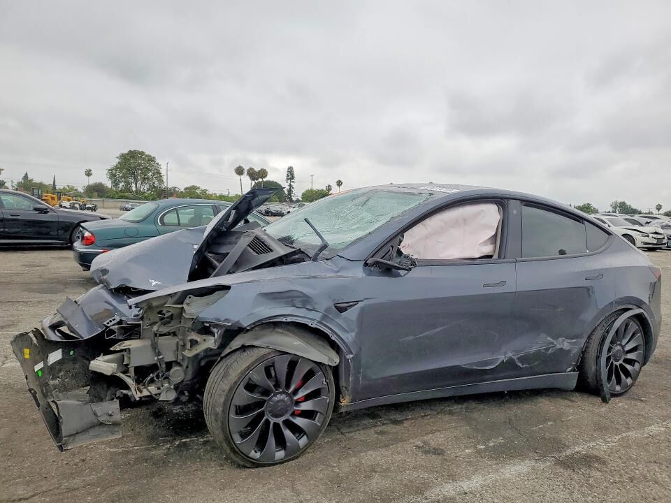 2022 TESLA Model Y