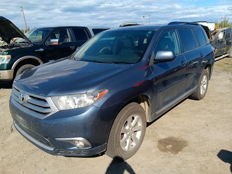 2011 TOYOTA Highlander